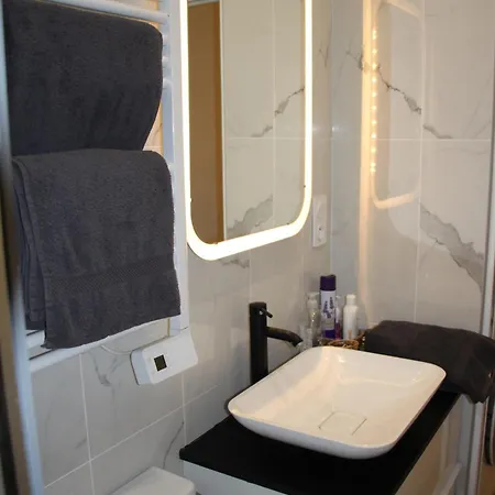 Montmartre Sacre Coeur Duplex דירה *