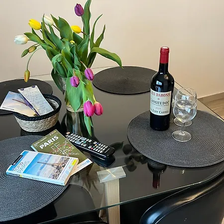Montmartre Sacre Coeur Duplex דירה *